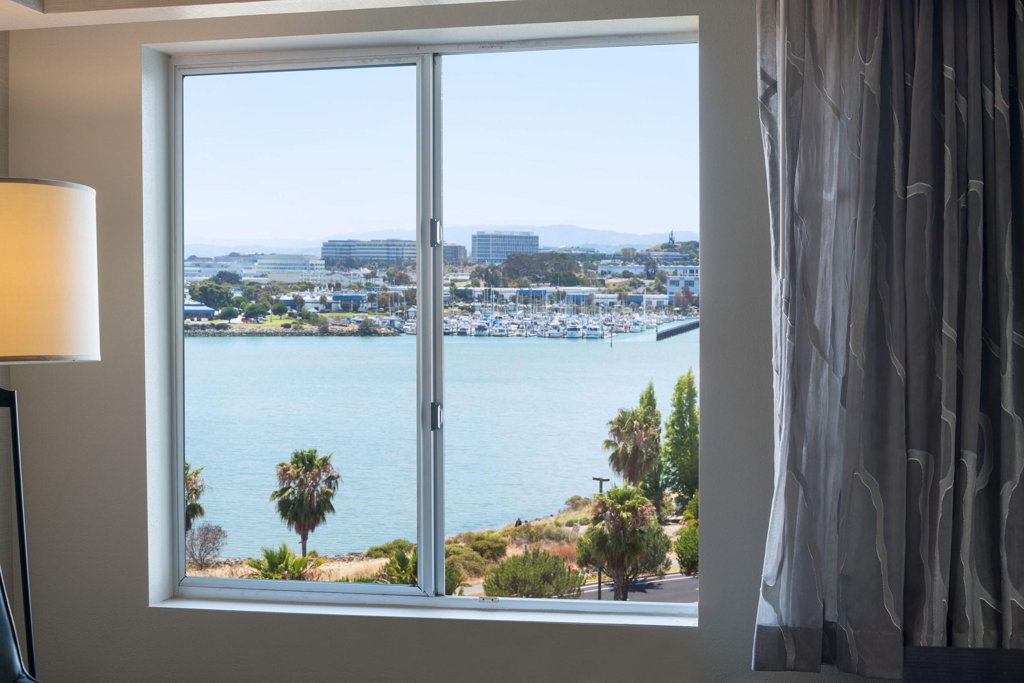 Отель Doubletree By Hilton San Francisco Airport North Bayfront Брисбен Экстерьер фото