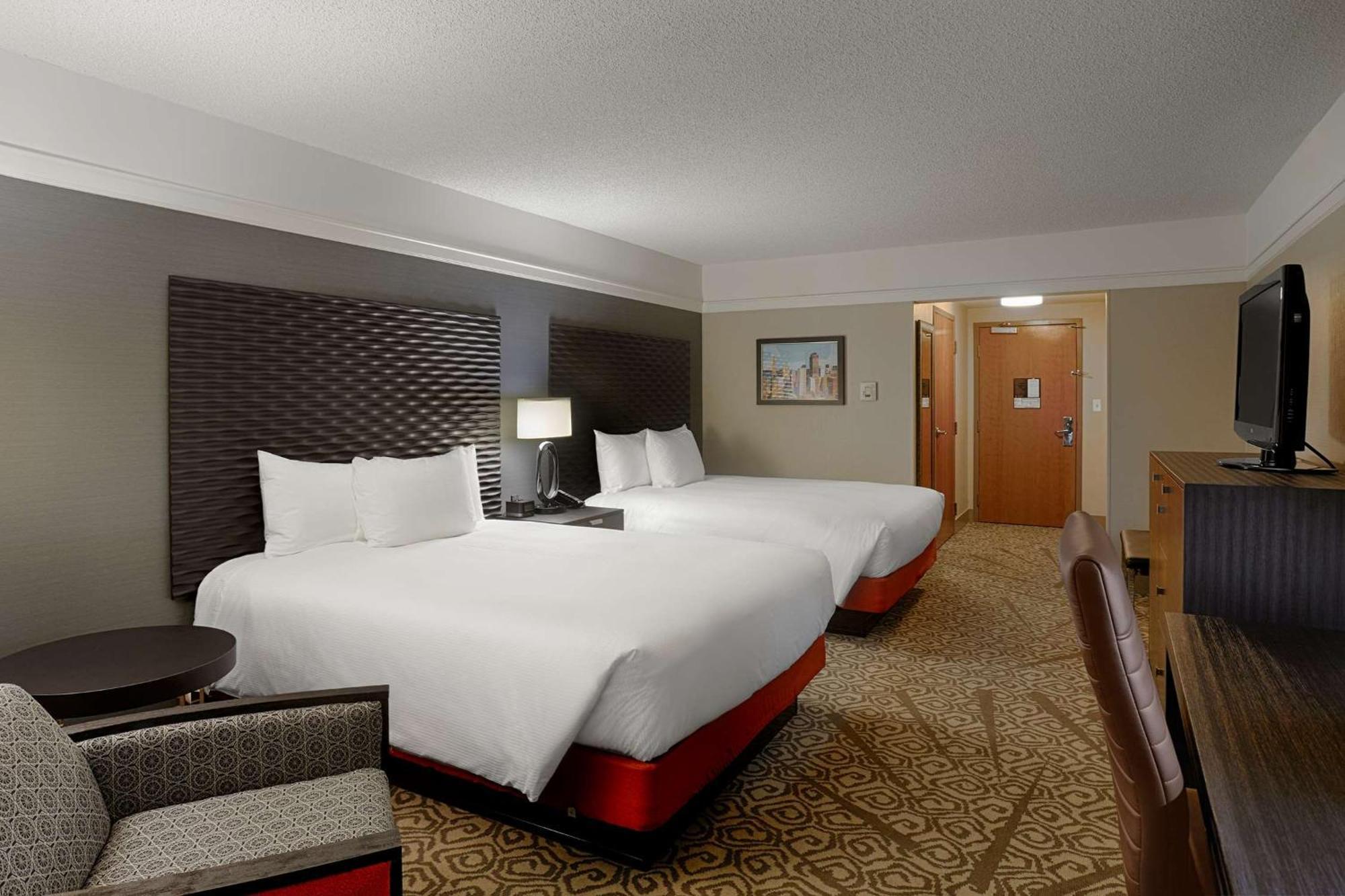 Отель Doubletree By Hilton San Francisco Airport North Bayfront Брисбен Экстерьер фото