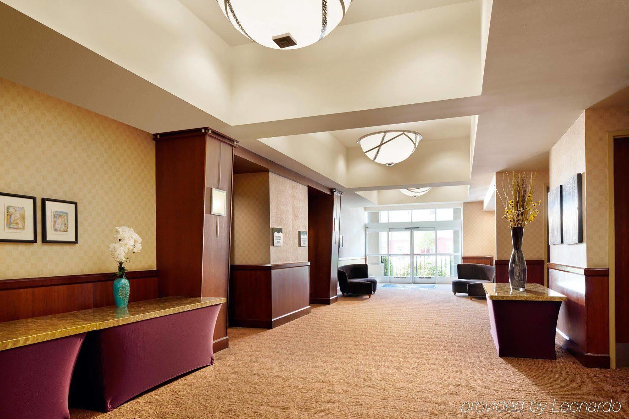 Отель Doubletree By Hilton San Francisco Airport North Bayfront Брисбен Экстерьер фото