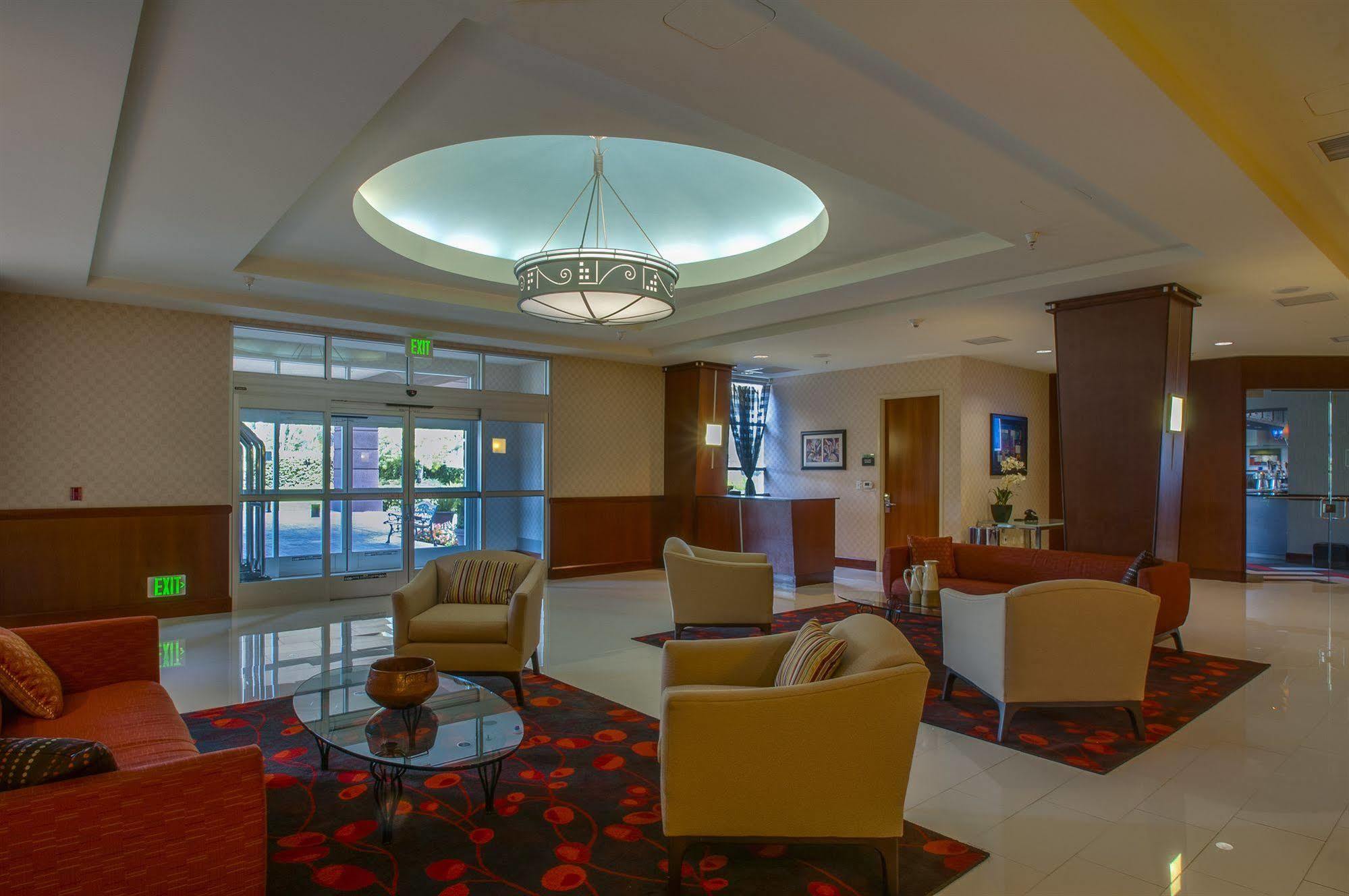 Отель Doubletree By Hilton San Francisco Airport North Bayfront Брисбен Экстерьер фото
